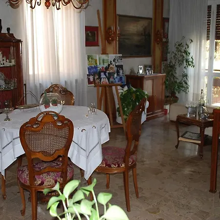 A Casa Di Anna Alojamento de Acomodação e Pequeno-almoço Meda